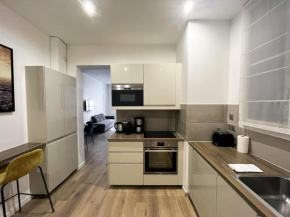 64-LUXURY FLAT CHAMPS ELYSEES (1D)